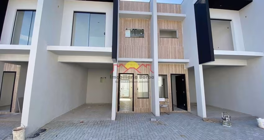 Sobrado Geminado com 02 Quartos e Sacada
