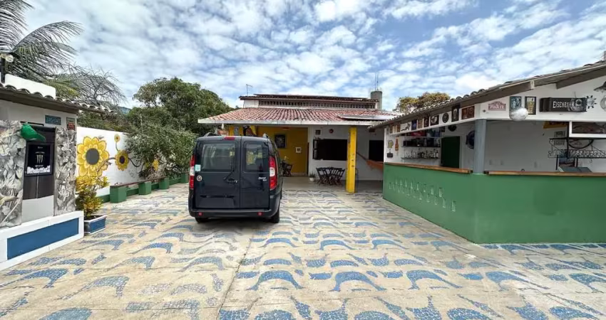 Casa em Ipioca com 3 dormitórios sendo 1 suíte com hidromassagem - 360m²