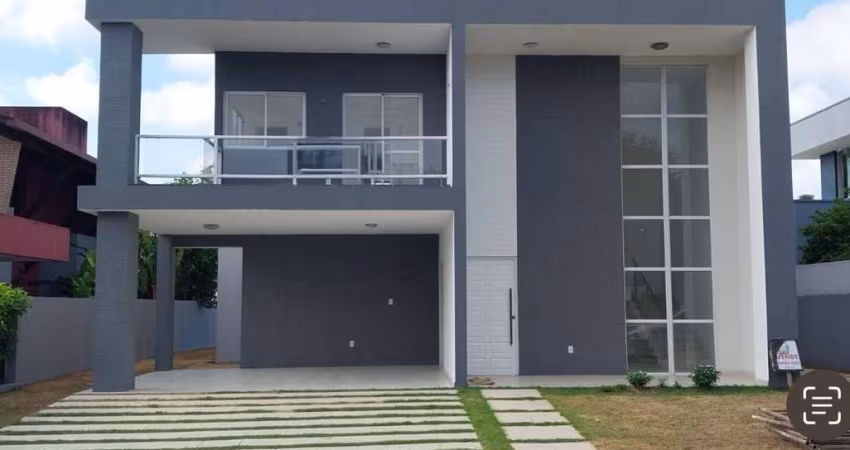 Casa em Condomínio Fechado no Bairro Petrópolis com 4 suítes + Lavabo - 464m²