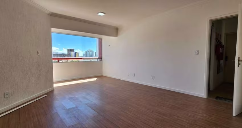 Apartamento com 3 dormitórios sendo 1 suíte no Bairro da Jatiúca - 115m²