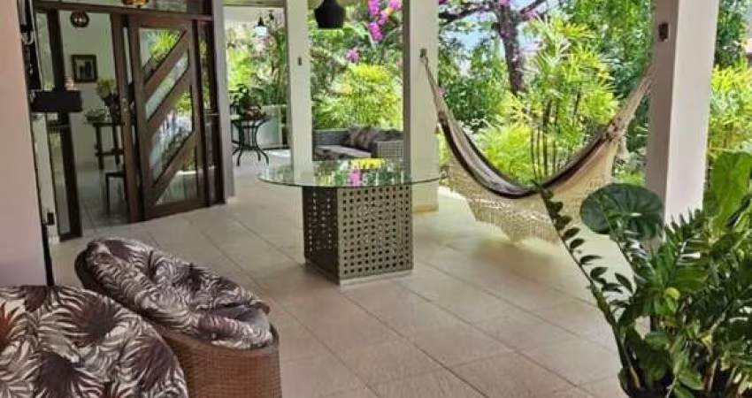 Casa Duplex de Alto Padrão em Condomínio Fechado com 4 dormitórios sendo 3 suítes + DCE e piscina no Bairro de Jardim Petrópolis - 381m²
