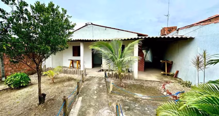 Casa em condomínio fechado na massagueira com 2 dormitórios sendo 1 suíte - 300m²