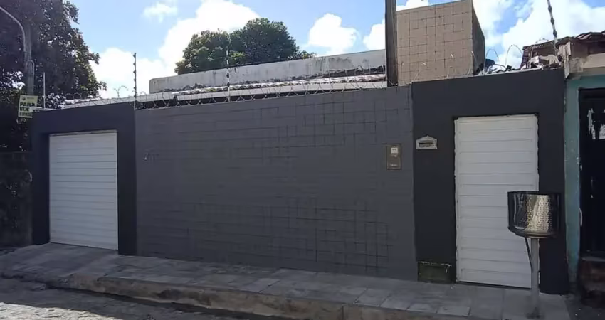 Casa com 3 dormitórios sendo 1 suíte + área gourmet com piscina no bairro do barro duro - 160m²