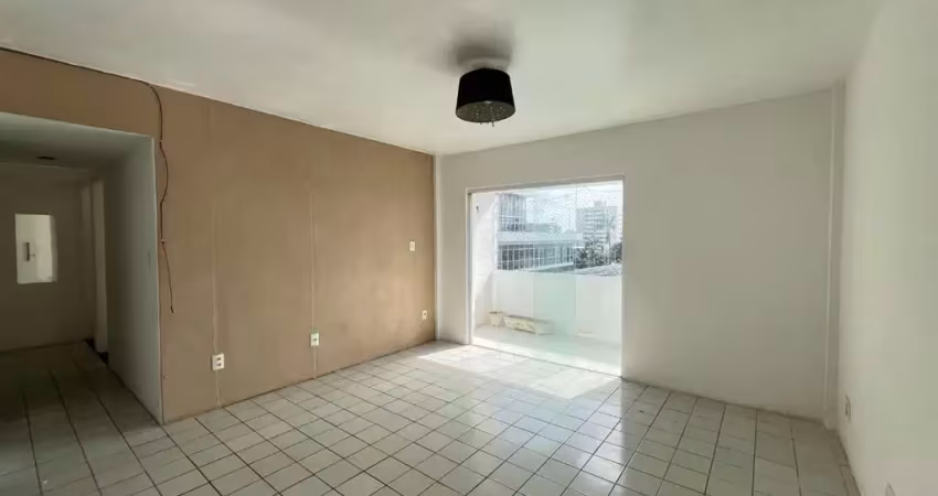 Apartamento com 3 dormitórios sendo 1 suíte no bairro do farol disponível para locação - 80m²