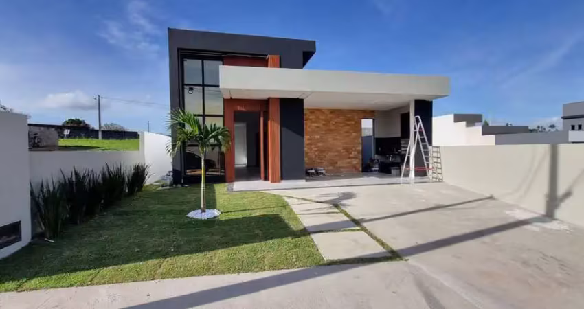 Casa com 3 dormitórios sendo 2 suítes uma delas master em condomínio fechado - 100m²