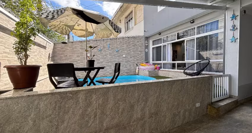 Sobrado amplo, com 04 dormitórios, piscina , à venda, na ponta da praia.