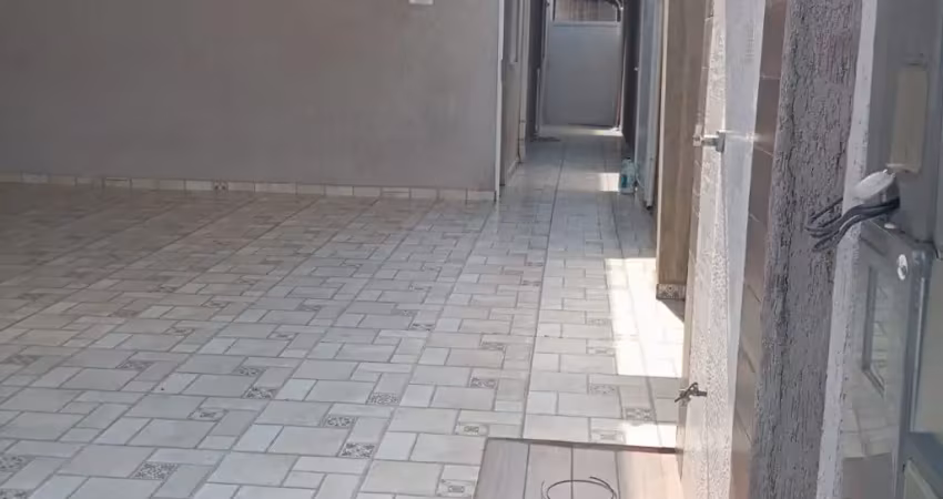 Casa com 2 quartos para alugar na Avenida Presidente Kennedy, 964, Cidade Ocian, Praia Grande
