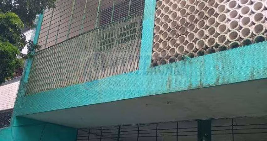 CASA NO ESPINHEIRO
