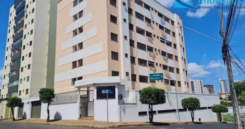 Apto com 3 quartos (1 suíte), 2 vagas livres, a 500 metros da UFU - Santa Maria