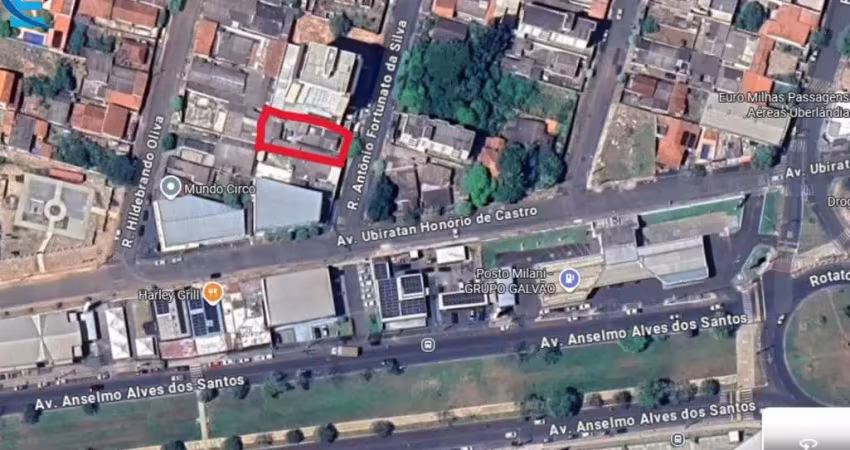 Terreno de 360 m², fica na rua em frente ao pátio sabiá