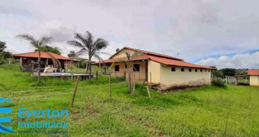 Excelente oportunidade para morar no campo  pertinho de Uberlândia- Condomínio Eldorado.7.500 m2