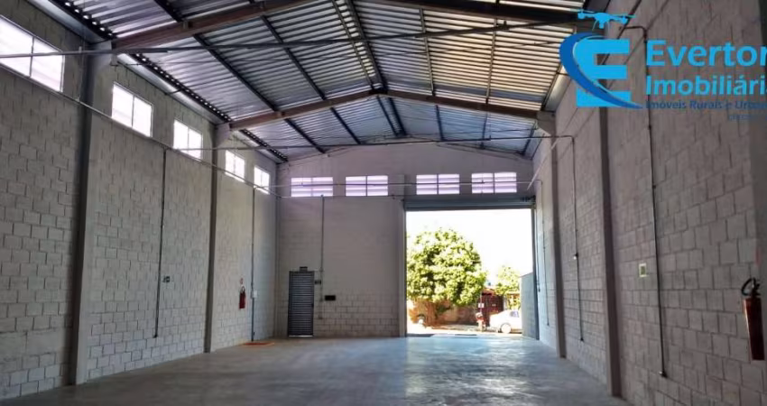 Galpão atualmente alugado localizado próximo da polícia federal da  Avenida  João Naves !