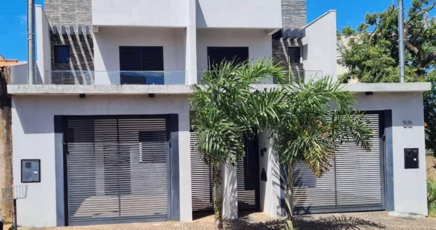 Lindo sobrado com 130 m² de área construída em terreno de 125 m² !