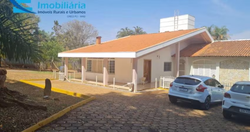 Chácara de alto padrão na Zona Sul de Uberlândia. O Limite é a sua imaginação. São mais de 12 mil m².