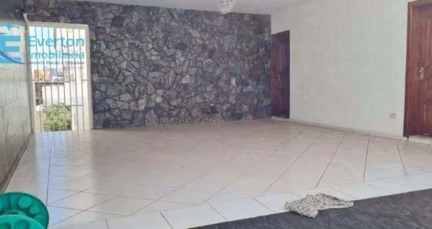 Casa de 266 m², com 3 salas, 3 quartos (2 suítes), sauna, 4 vagas, no tabajaras.