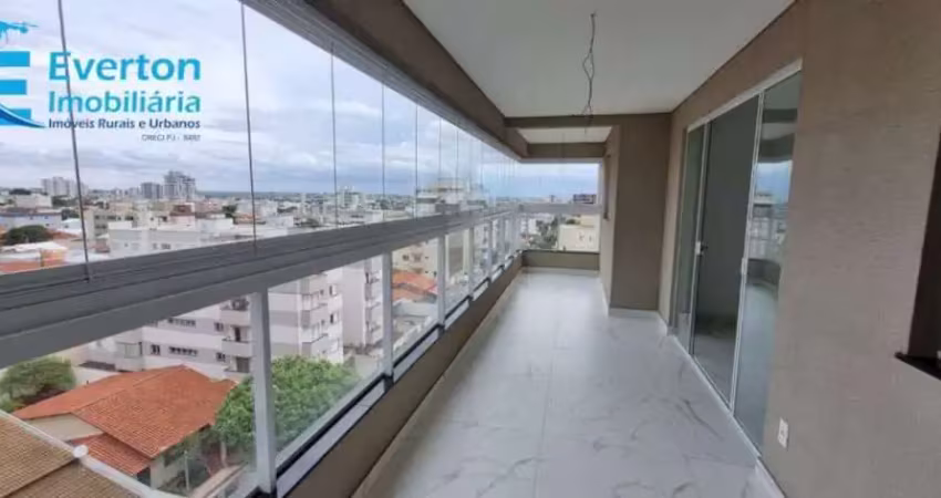 Apto de alto padrão com 112 m², 3 quartos (1 suíte), com portaria digital.
