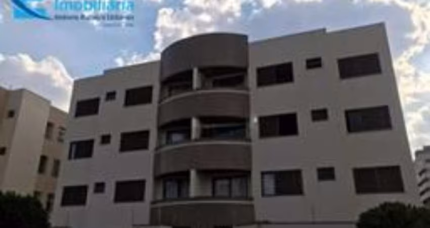 Apartamento no Bairro Patrimonio com 3 quartos, 1 suite, sala ampla com 2 ambientes, cozinha com armários, 2 banheiros, garagem 2 vagas