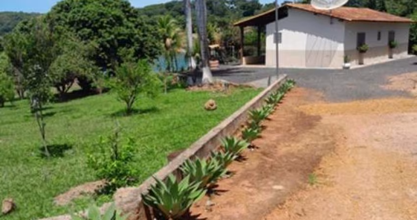 Chácara de Tirar o Fôlego à Venda em Cascalho Rico-MG: Ideal para Pescaria e Descanso! 2 Quartos, 1 Suíte, 120 Hectares.
