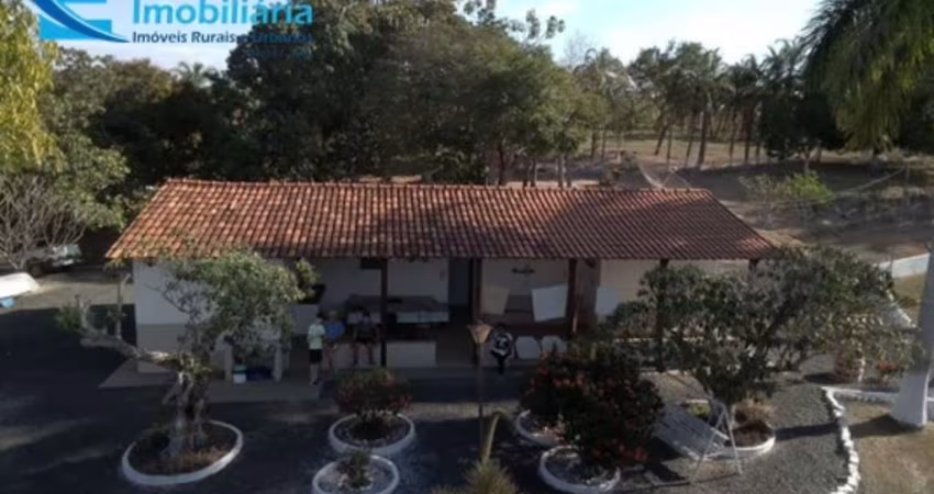 Sítio de Tirar o Fôlego à Venda em Cascalho Rico-MG: Ideal para Pescaria e Descanso! 2 Quartos, 1 Suíte, 120 Hectares.