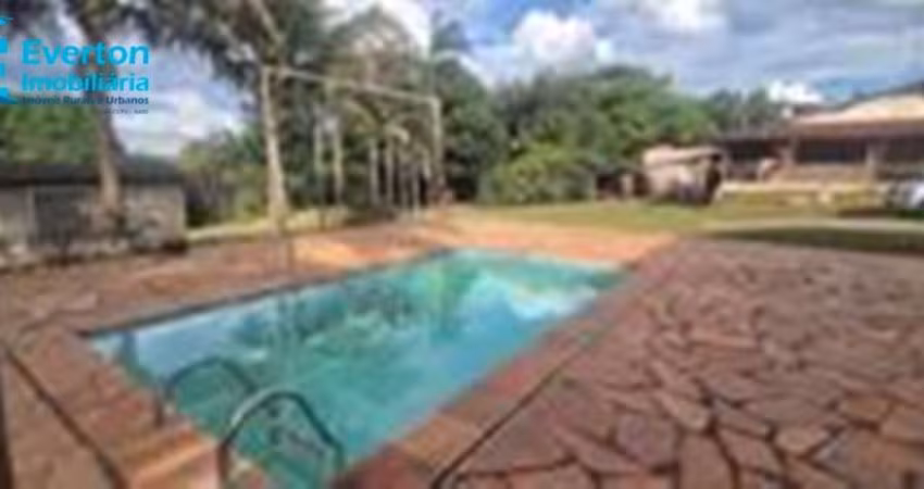 Chácara de Luxo à Venda em Uberlândia-MG  3 Quartos, Piscina, Pomar, Condomínio Eldorado - Imperdível!