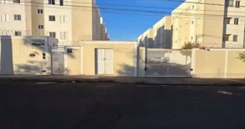 Apartamento 45 m²,  02 quartos, cozinha funcional com área de lavanderia, sala integrada, 01 vaga de garagem, parquinho, cond. água e gás.