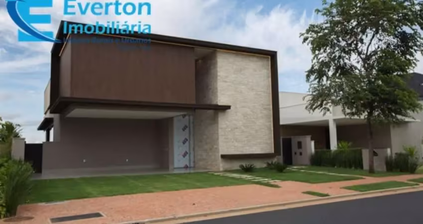 Casa de alto padrão, garagem  p/ 4 carros, pé direito duplo, 3 suites, 1 master, sala, cozinha e área gourmet,  piscina aquecida.