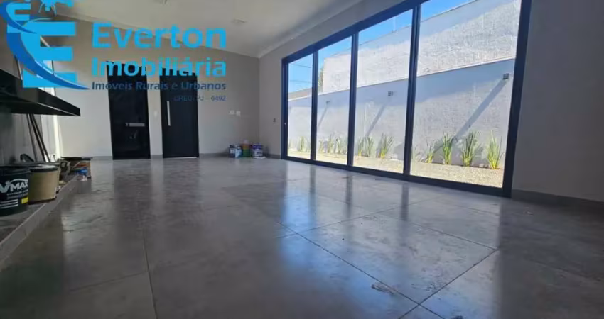 Casa nova, 90 m², 2/4 sendo 1 suite c/ 2 chuveiros,  sala, cozinha e área gourmet, banheiro social e lavabo, lavanderia coberta, 2 garagens.