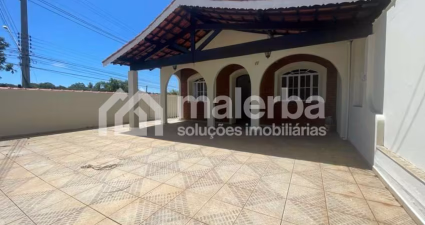 CASA COM POTENCIAL COMERCIAL NO CENTRO DE JARINU