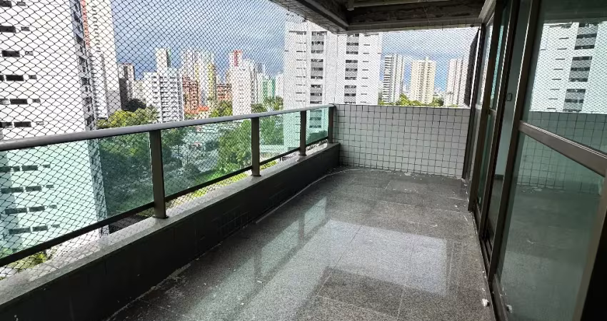 Melhor e  maior  área de lazer de casa forte. nascente, bem ventilado, 4 suítes.