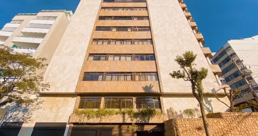 Lindo apartamento bem perto do centro, com 4 quartos, 2 suítes e 2 vagas
