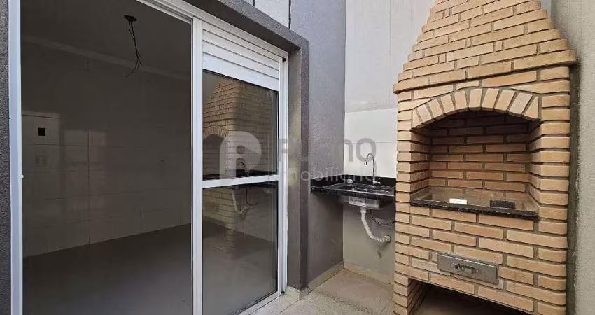 Sobrado  novo à venda na água fria, próximo à avenida água fria.