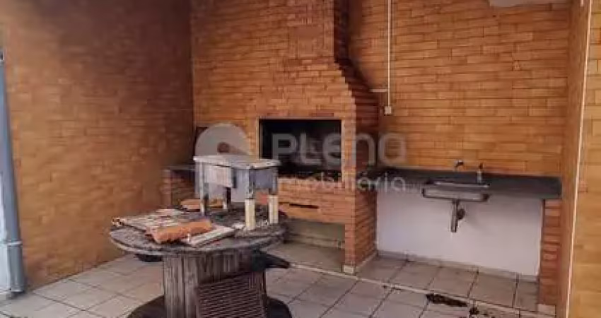 Sobrado localizado próximo da rua conselheiro moreira de barros no lauzane paulista.