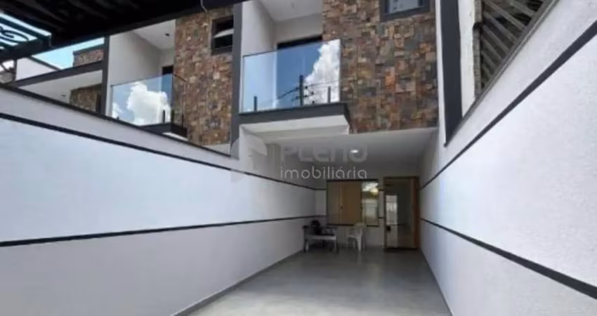 Casa com 3 quartos à venda na Rua Enéias Bastos e Souza, 132, Jardim Picolo, São Paulo