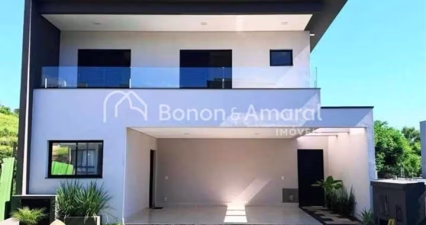 Casa de Condomínio com 3 Quartos e 3 suíte, 4 banheiros, 4 vagas de garagem 236m²