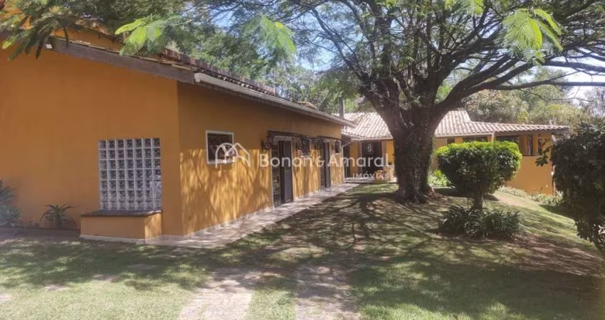 Casa de Condomínio com 4 Quartos e 4 banheiros à Venda, 270 m²