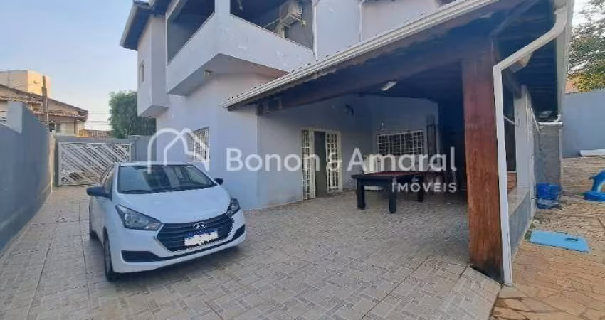 Casa sobrado à venda no Parque Alto Taquaral, bairro próximo ao Shopping Dom Pedro