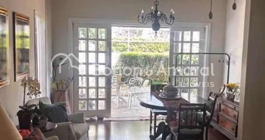 Conforto e Segurança em Casa Térrea com Amplo Quintal no San Conrado