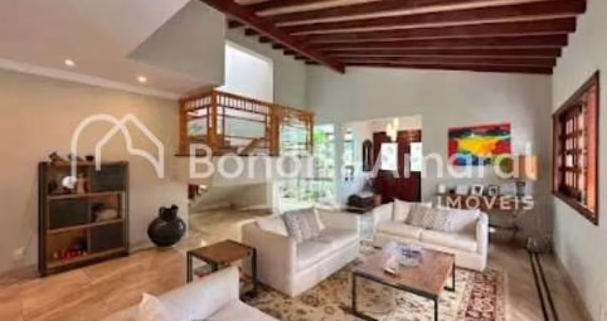 'Luxuosa Residência de 822m² com Suítes Master, Área de Lazer Completa e Acabamento de Alto Padrão'