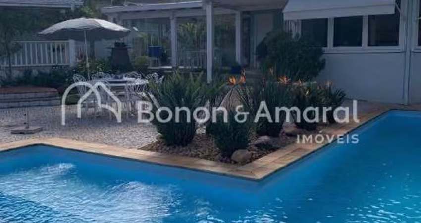 &amp;#34;Elegância Provençal em Valinhos: Casa Exclusiva com Jardins, Piscina e Espaço Gourmet&amp;#34;