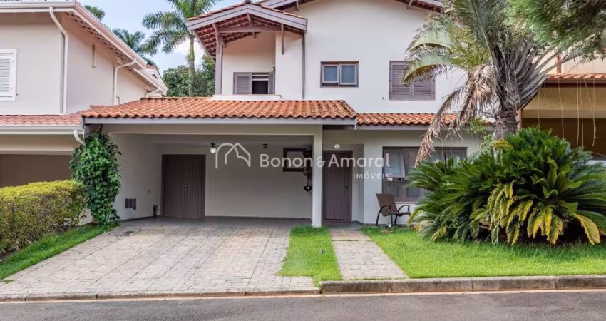 Casa em condomínio à venda com 4 quartos e 2 suítes, 263 m²