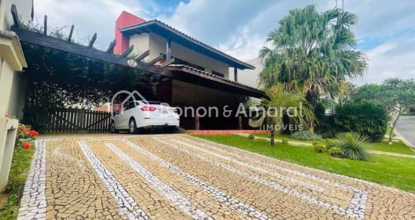 Casa Espaçosa e Confortável à Venda no Condomínio Vivenda das Quaresmeiras, em Valinhos