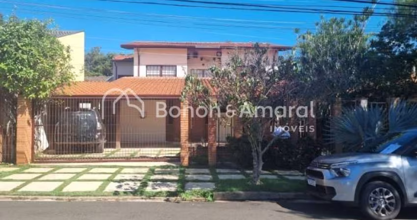 Sobrado à venda 290m², com piscina, na Cidade Universitária