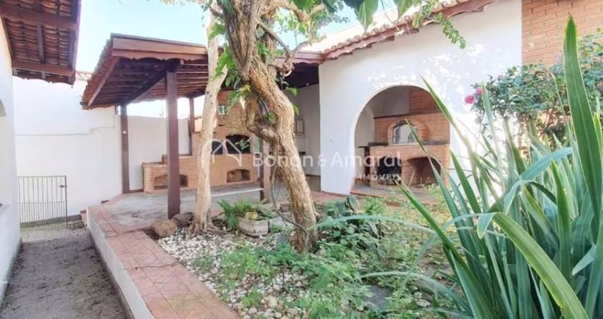 Ampla Casa Térrea com Quintal Gourmet na Cidade Universitária - 244m² de Conforto e Estilo