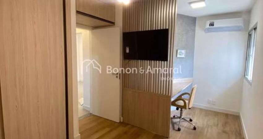 Apartamento reformado com varanda à venda no Cambuí - Campinas/SP