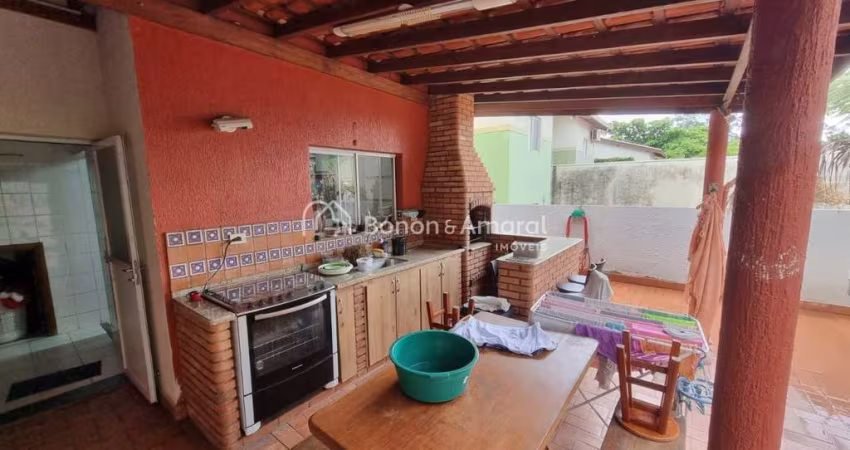 Casa em condomínio à venda, 3 quartos, 117m²