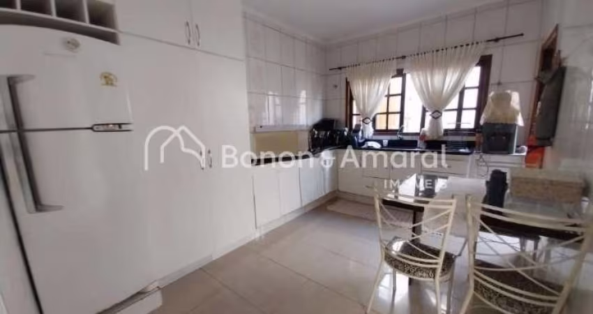 Casa a venda com Piscina Bom Retiro - Paulínia