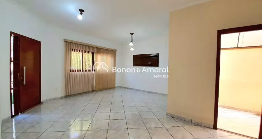 Excelente casa para locação com 3 dormitórios 1 suíte em condomínio de paulínia.