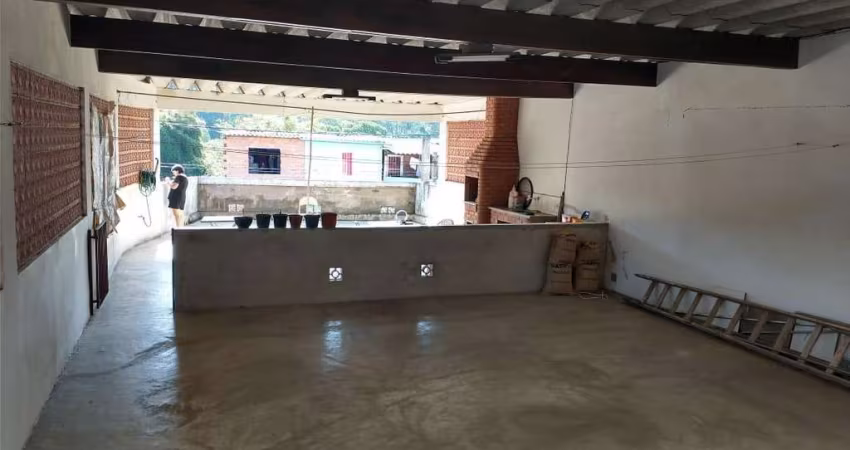 Casa para Venda em São Paulo, CIDADE TIRADENTES, 4 dormitórios, 6 banheiros, 3 vagas