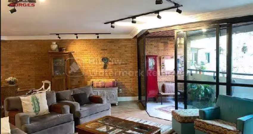 Altíssimo padrão em moema, ambientes amplos e iluminados, fora da rota!!!