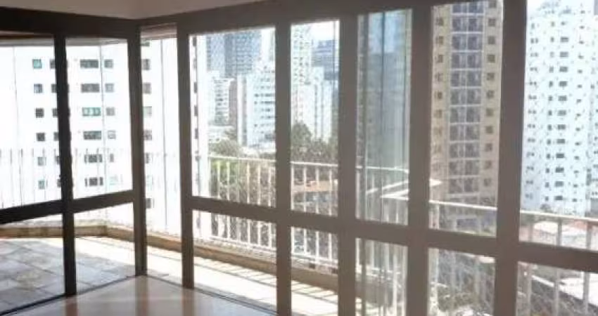 MOEMA FORA DA ROTA 177M² ÚTEIS 3 SUÍTES 3 VAGAS RUA GAIVOTA!!!